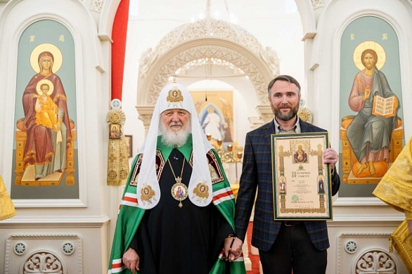 Палехские мастера написали икону для Патриарха